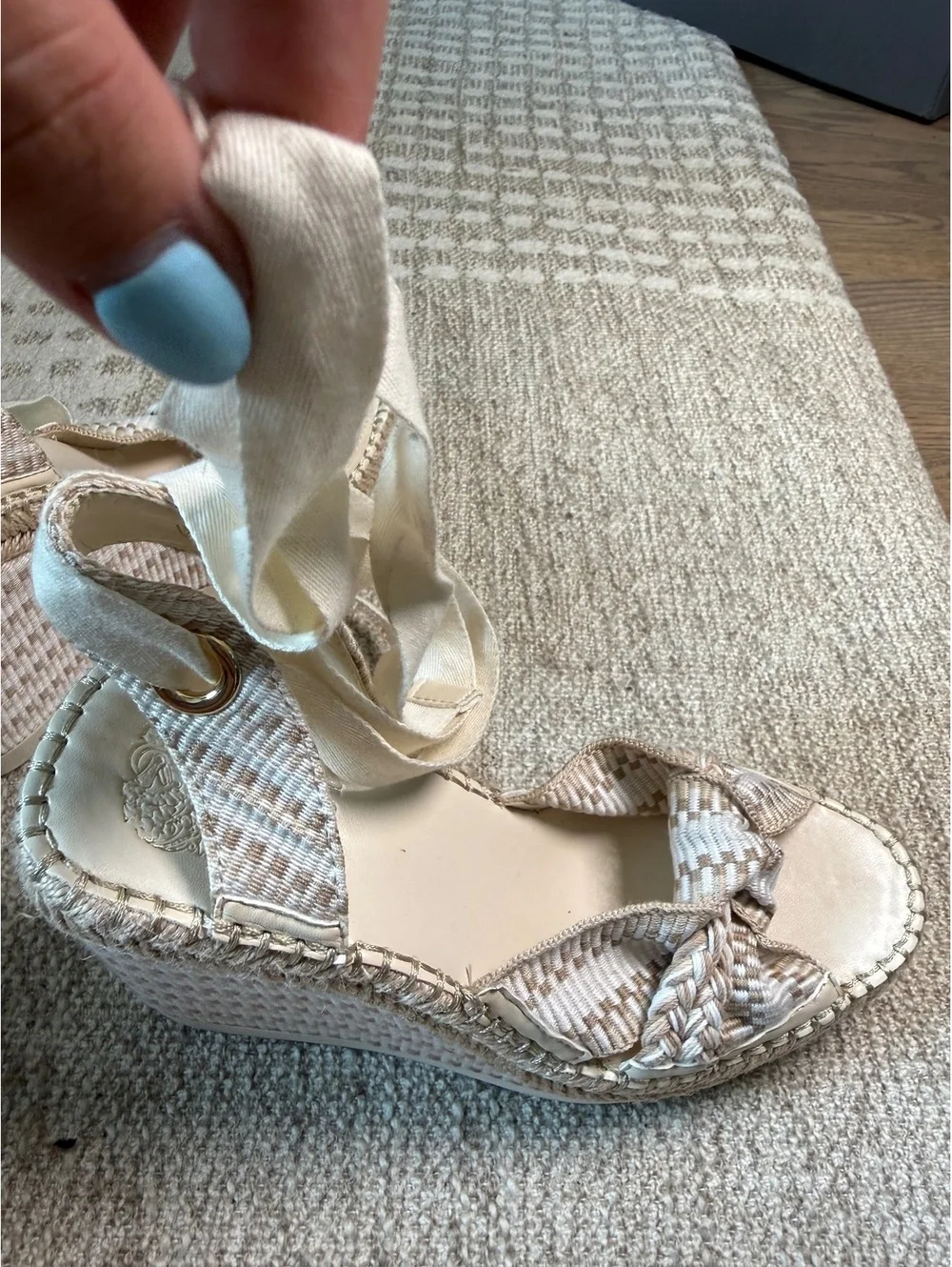 Vince Camuto Women's Beige and White Woven Espadrille Wedge Sandals Size 6